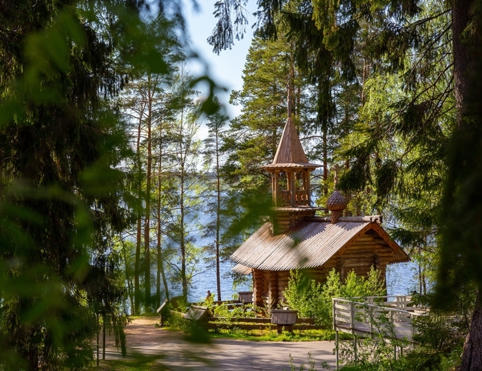 Часовня Иннокентия Иркутского - Глэмпинг «Эко-парк Вереск» Ильичево